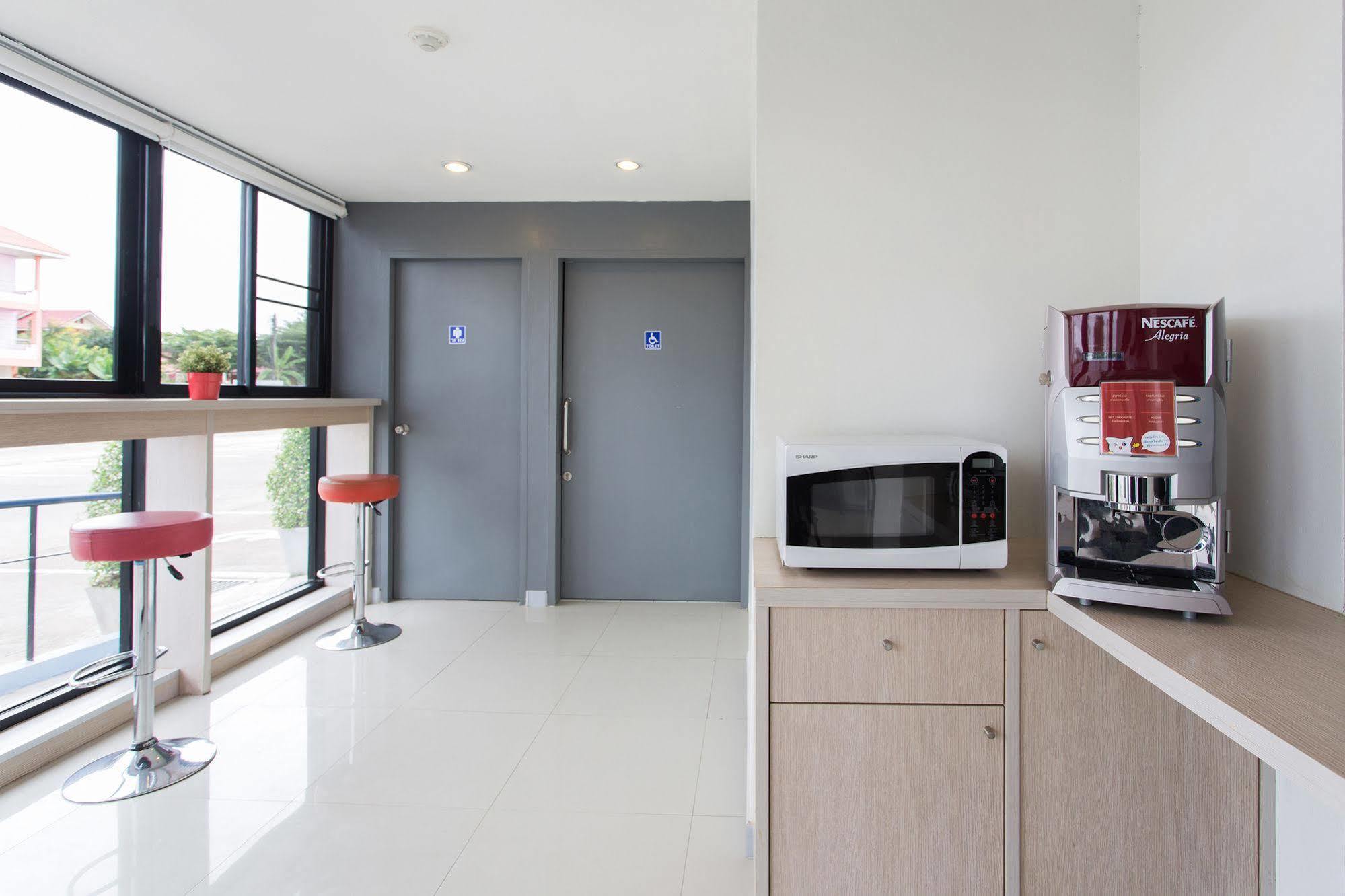 Hop Inn Ройет Экстерьер фото