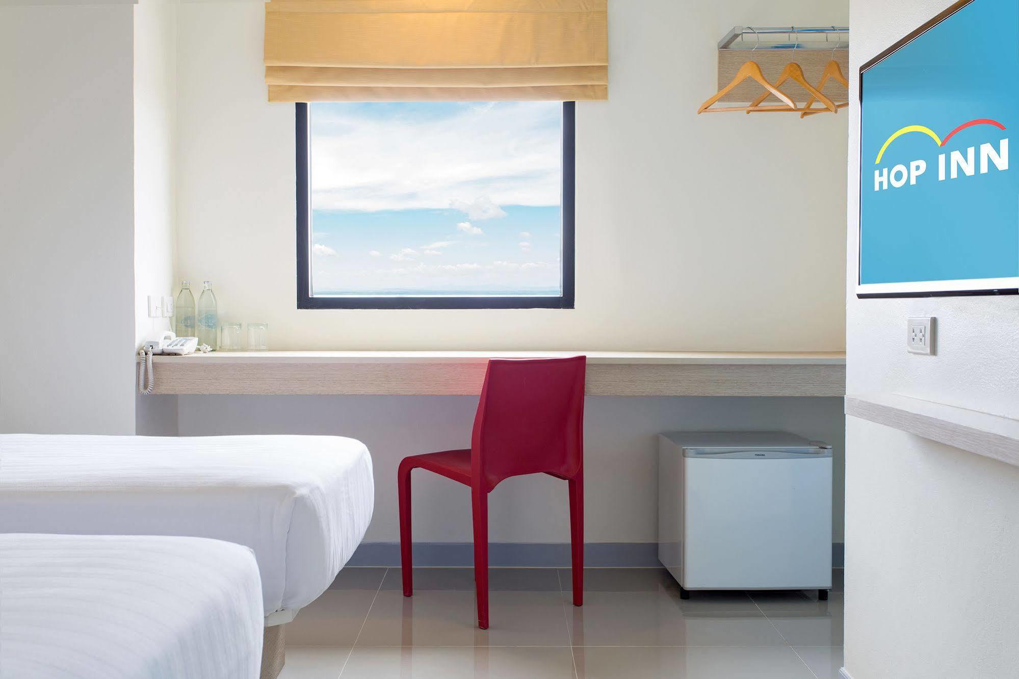 Hop Inn Ройет Экстерьер фото